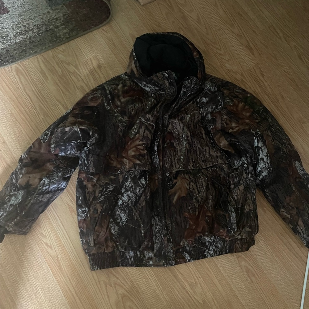 Cabela's Black and Green Apparel